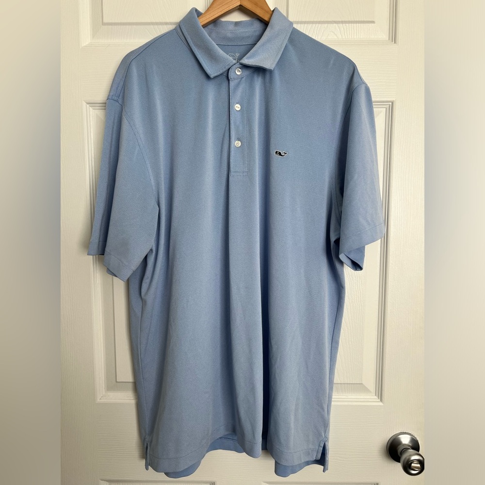 Size XL Vineyard vines light blue short sleeve polo shirt in excellent condition